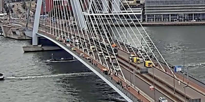 Grave colisión de dos tranvías en el puente Erasmus de Róterdam
