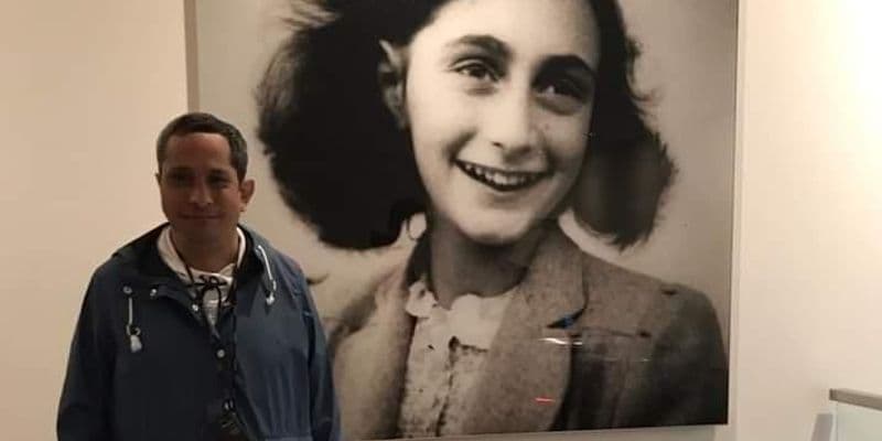 David en la casa de Anne Frank en Ámsterdam