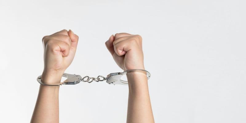Detenido adolescente por amenazas de tiroteos en escuelas de Róterdam