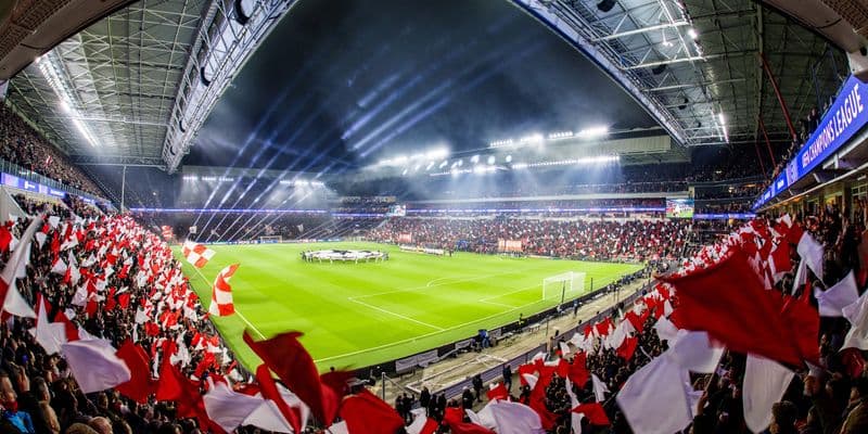 PSV gana su primer partido de Champions 4-0 ante el Girona