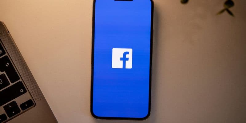 Facebook - Foto de dlxmedia.hu en Unsplash