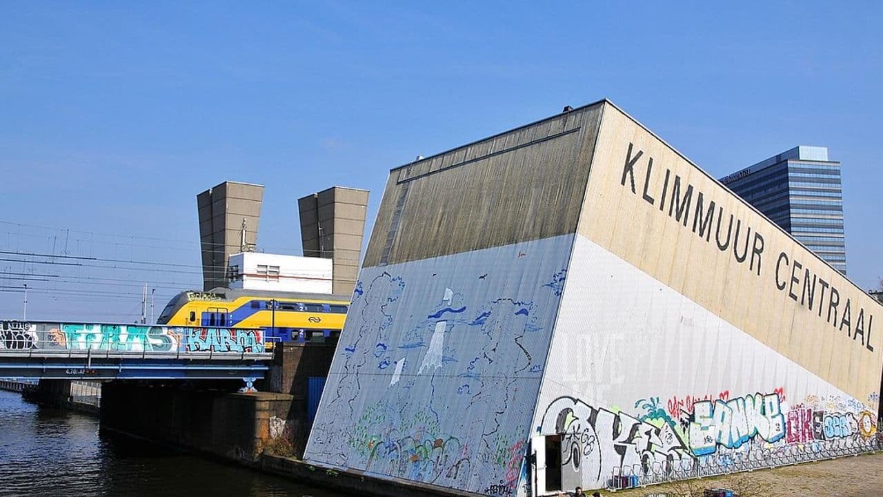 Klimmuur_Centraal_Amsterdam