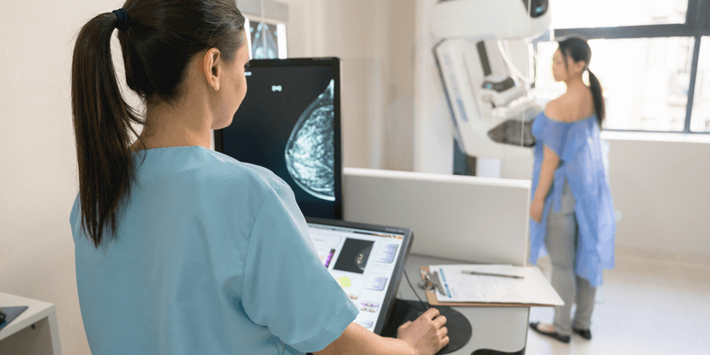 Mujeres en riesgo por retrasos en pruebas de cáncer de mama en Países Bajos