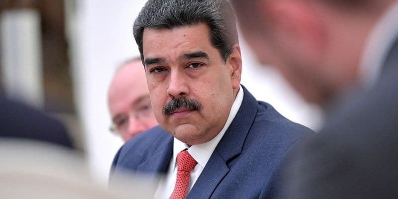 Venezuela limita a diplomáticos holandeses tras críticas a Maduro