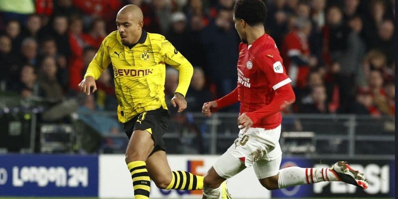 PSV - Dortmund - Foto de @aritrabvb1909 en X