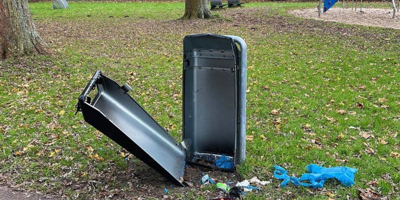Ámsterdam lidera el ranking de papeleras destrozadas por cazadores de latas