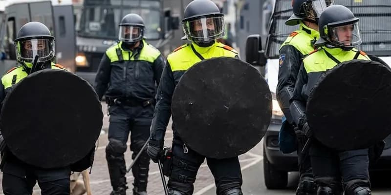 Policía antidisturbios holadesa