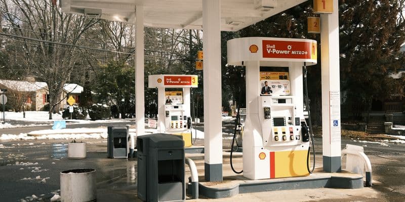 Aumento anual del 6% en los precios de la gasolina