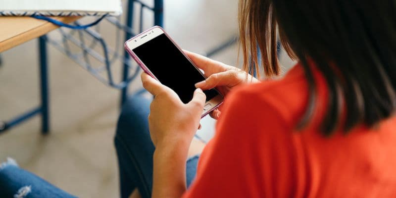 Escuelas primarias en Países Bajos prohíben los teléfonos