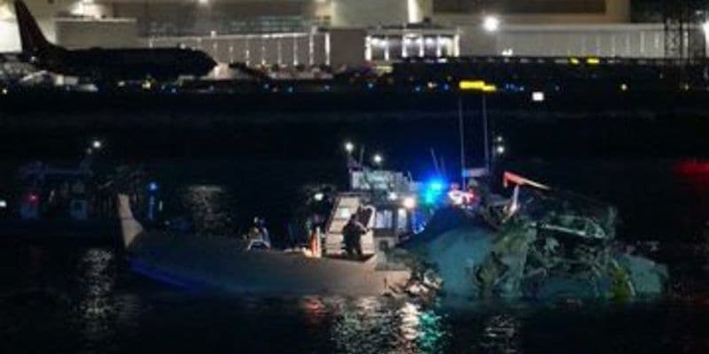 Avión y helicóptero chocan en Washington: sin supervivientes