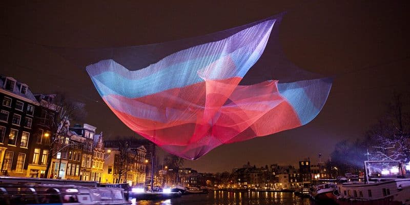 Amsterdam Light Festival ilumina la ciudad con su 14.ª edición