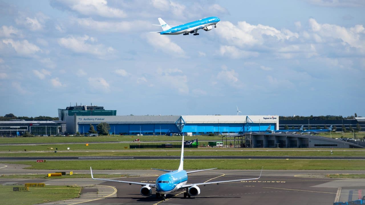 Aviones en pista de schiphol