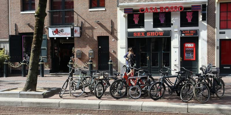 Barrio rojo en Ámsterdam - Foto de Alicja Ziajowska en Unsplash