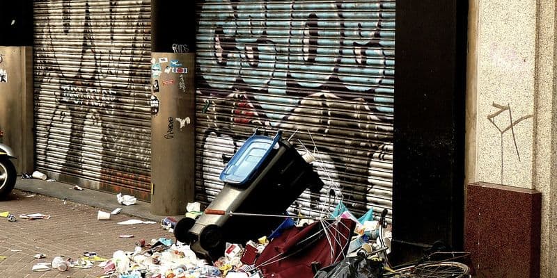 Basura en una calle de Ámsterdam