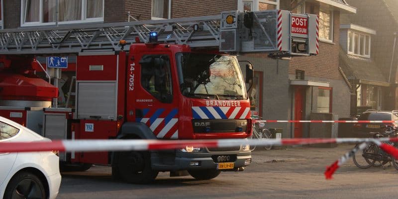 Incendio en Ámsterdam deja un muerto, cinco heridos y 100 viviendas inhabitables