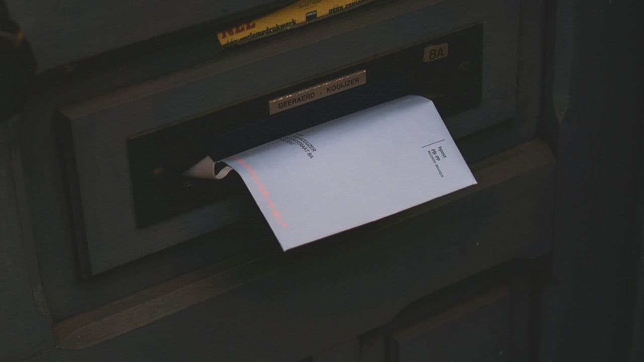 Carta en un buzón