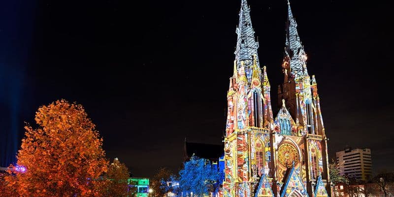 Catharinakerk iluminada en Glow Eindhoven