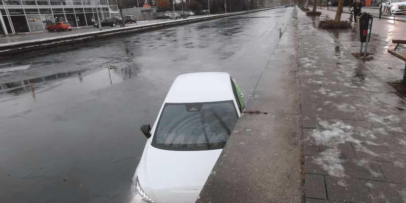 Solicitante de asilo se lanza a canal helado para salvar a una mujer en Eindhoven