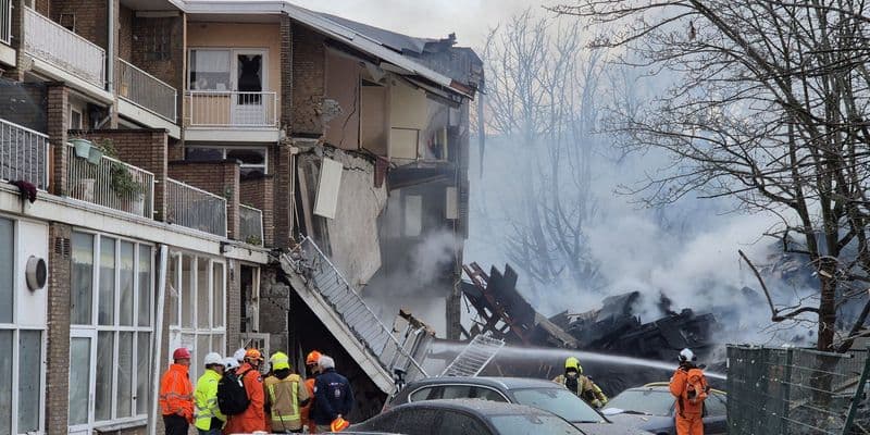 Edificio de casas tras explosión en La Haya