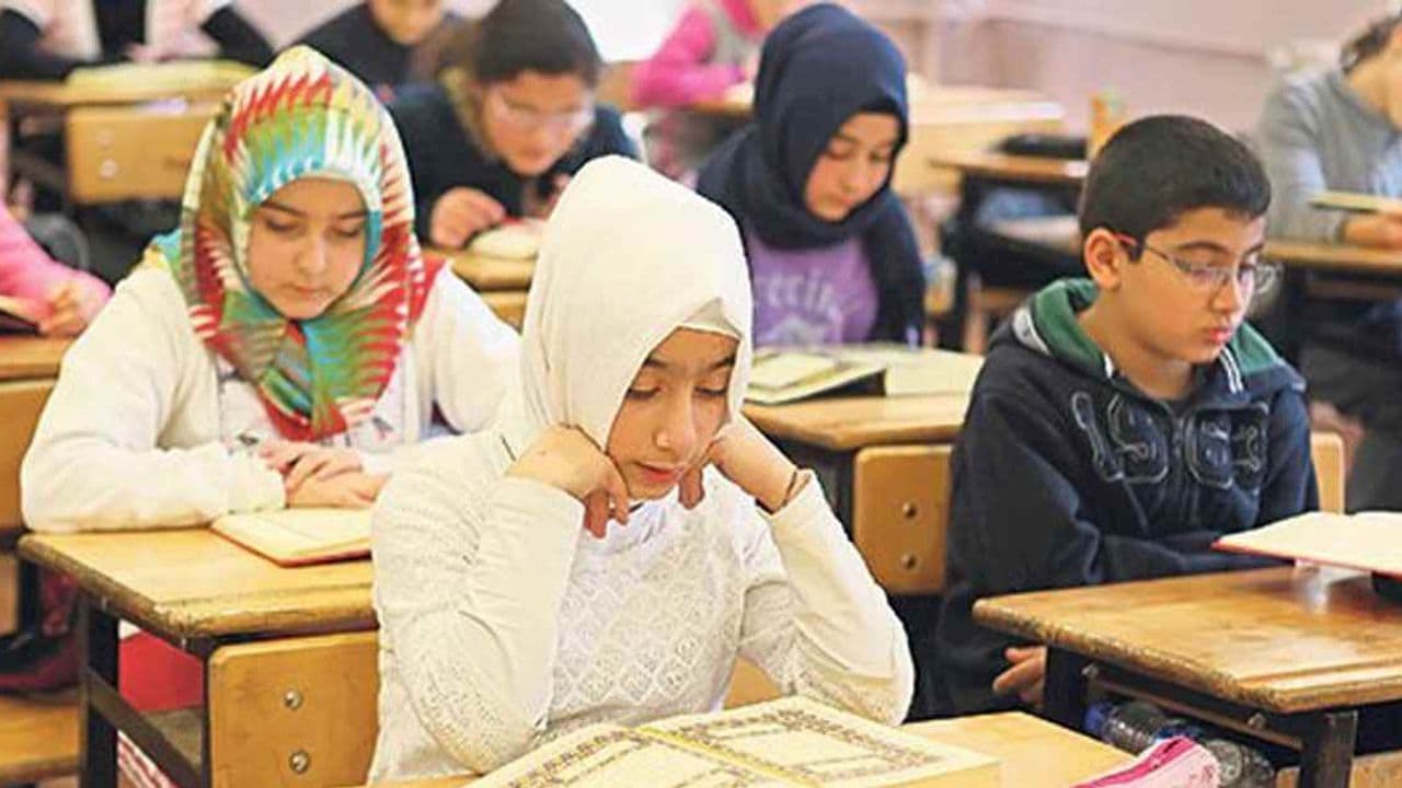 Estudiantes en escuela islámica