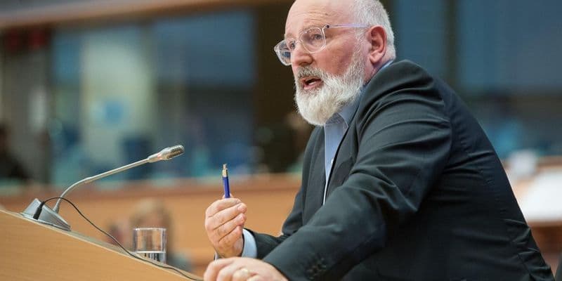 La oposición critica duramente el nuevo gobierno de derechas
