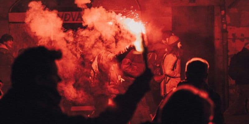 Hooligans - Foto de Florian Olivo en Unsplash