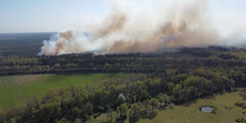 Incendio forestal masivo cerca de Drunen activa la alerta NL y obliga a evacuaciones