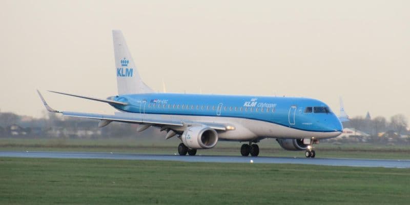 Schiphol exige soluciones por deslumbramiento en aterrizajes por paneles solares