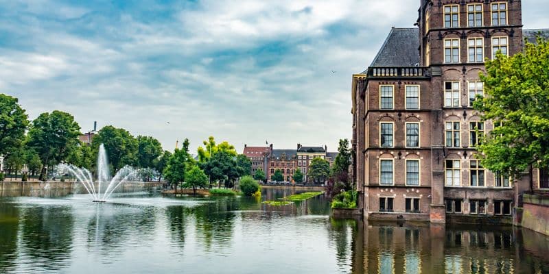 Países Bajos entra en déficit por primera vez en cuatro años