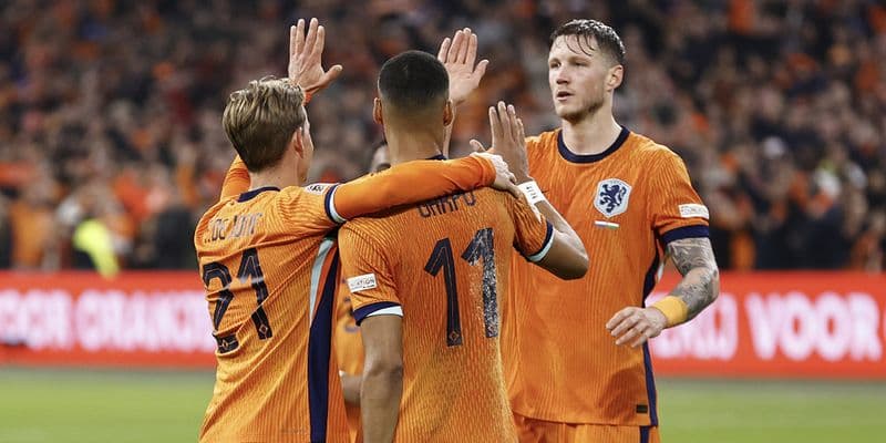 Holanda golea a Hungría y asegura su pase a cuartos de la Liga