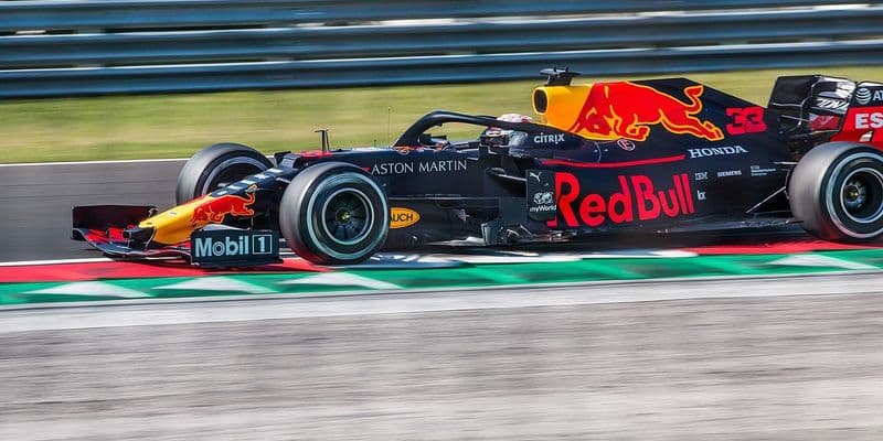 Max Verstappen sexto en Abu Dhabi; McLaren asegura el título de constructores