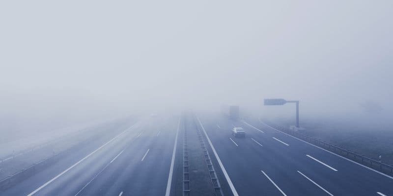 Niebla en autopista - Foto de Markus Spiske en Freerange