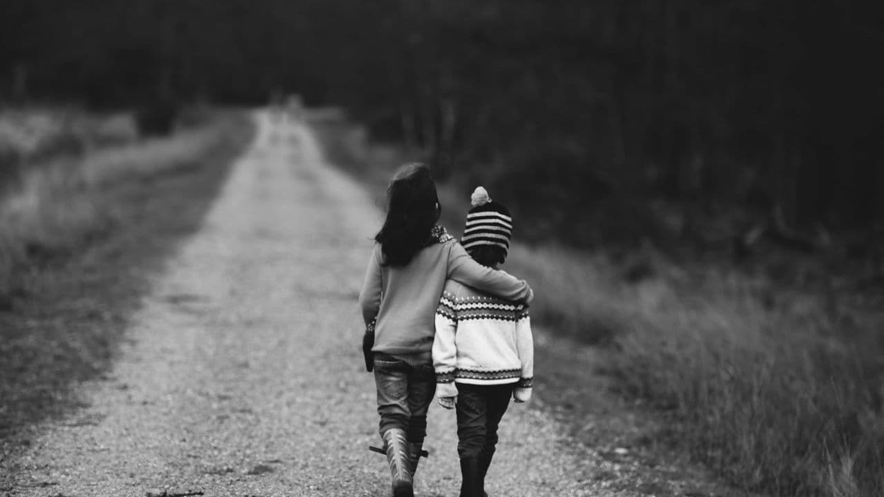 Niños caminando