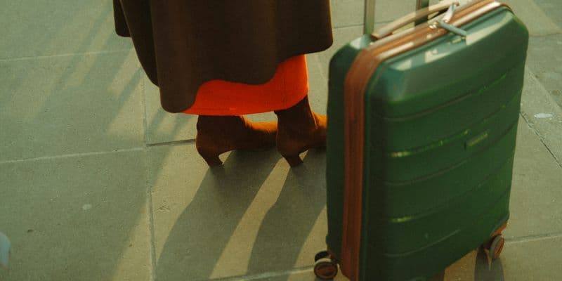 Consumidores denuncian a aerolíneas por cobrar por el equipaje de mano