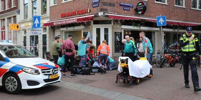 Tiroteo en pleno centro de Ámsterdam deja dos heridos y cinco detenidos