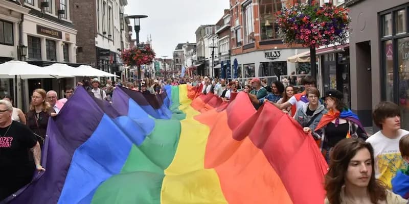 Amersfoort Pride: hombre brutalmente agredido por jóvenes en fatbikes
