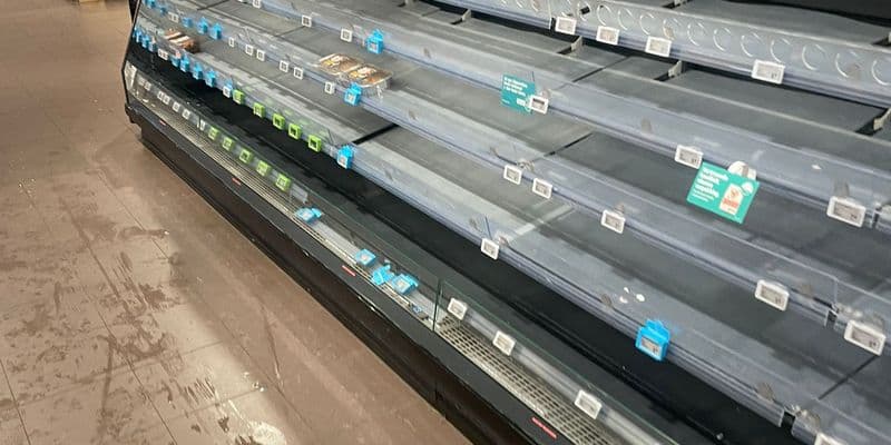 Retrasos en entregas y estantes vacíos en supermercados en Países Bajos