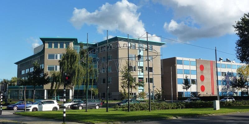 Universidad Fontys de Ciencias Aplicadas en Eindhoven tras apuñalamiento de un estudiante a su profesor