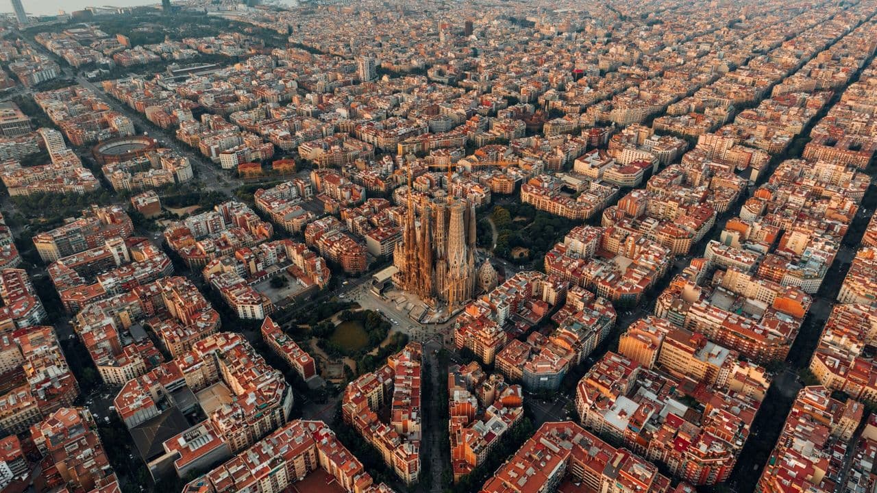 Vista aérea de Barcelona - Foto de Logan Armstrong en Unsplash