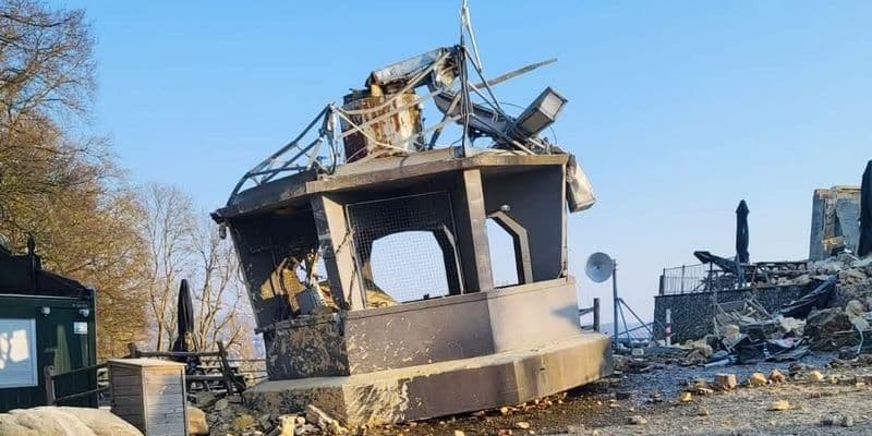 Wilhelminatoren derrumbada