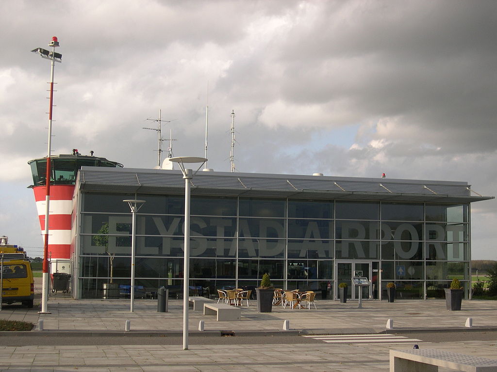 Agua contaminada por PFAS cerca del aeropuerto de Lelystad