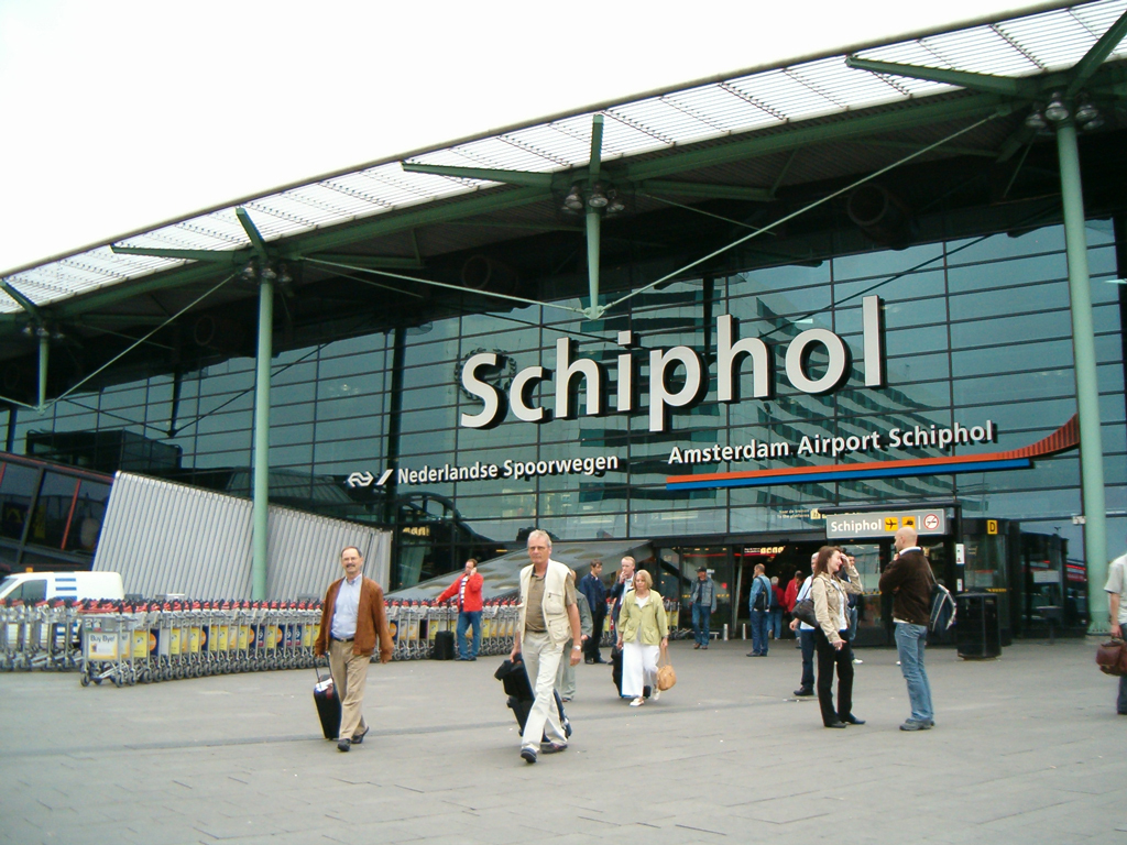 Demanda masiva por ruido en el aeropuerto de Schiphol en Holanda