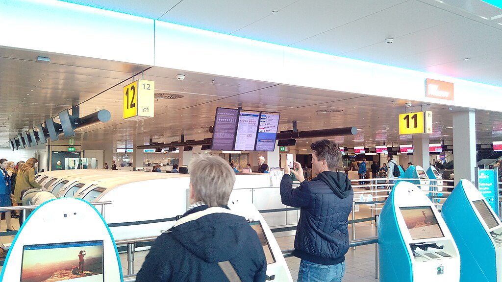 Interior del aeropuerto de Schiphol