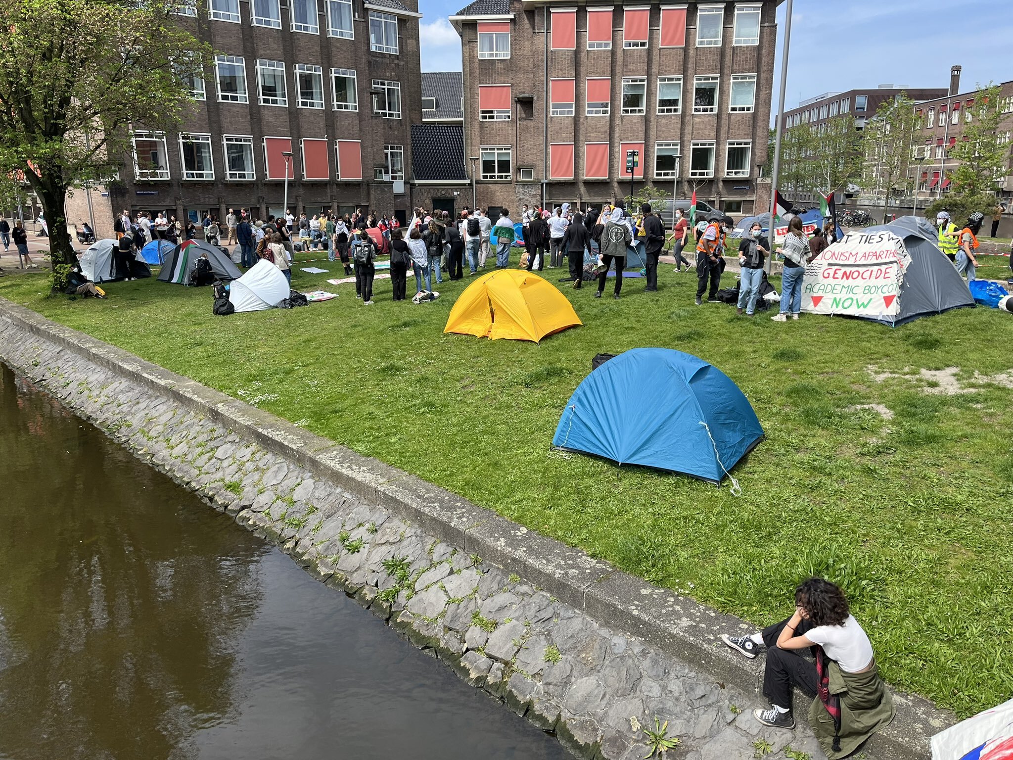 Campamento de protesta pro palestina en el campus de Roeterseiland de la Universidad de Ámsterdam.