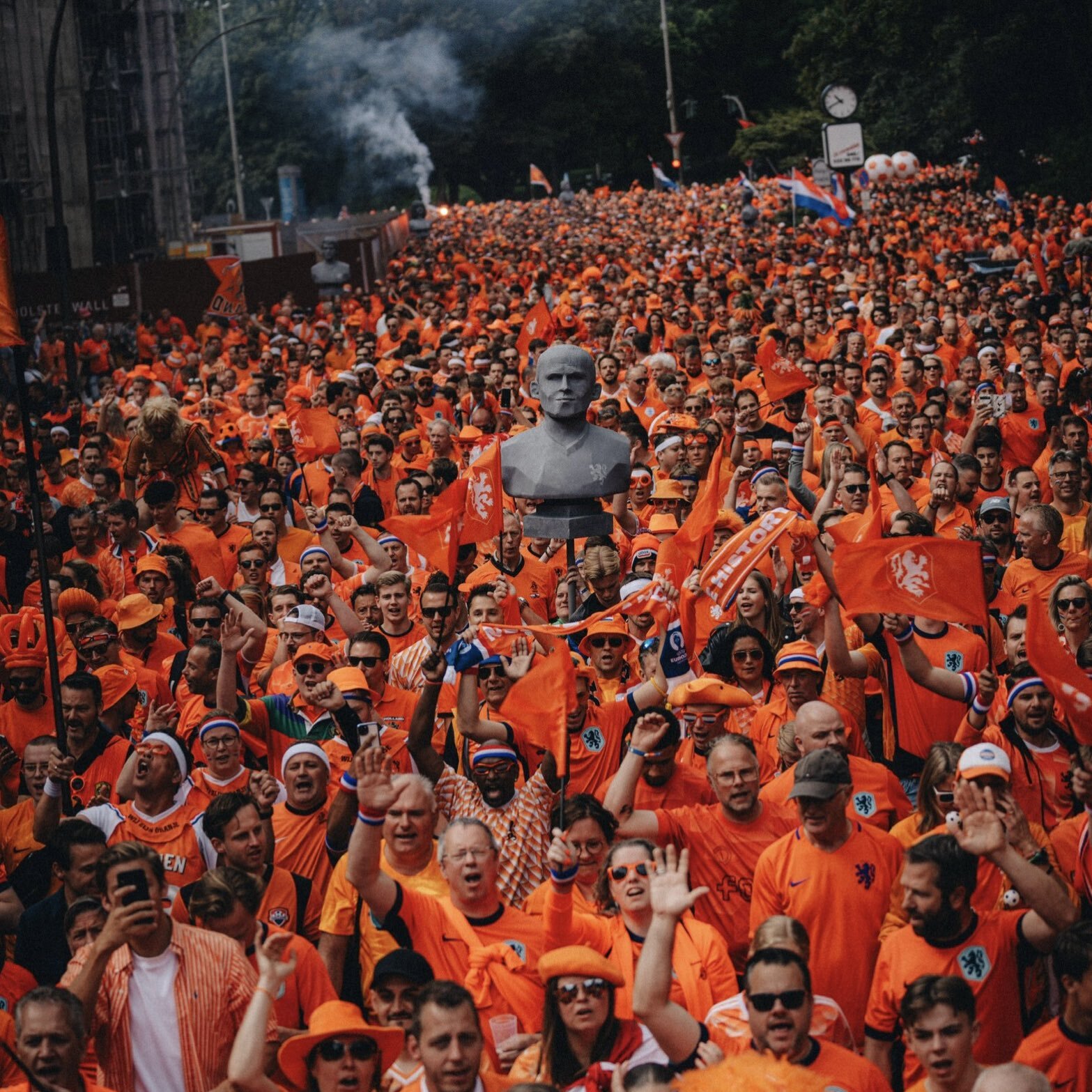 Primeros ministros de Holanda y Reino Unido planean ver semifinal de la Eurocopa durante la cumbre de la OTAN