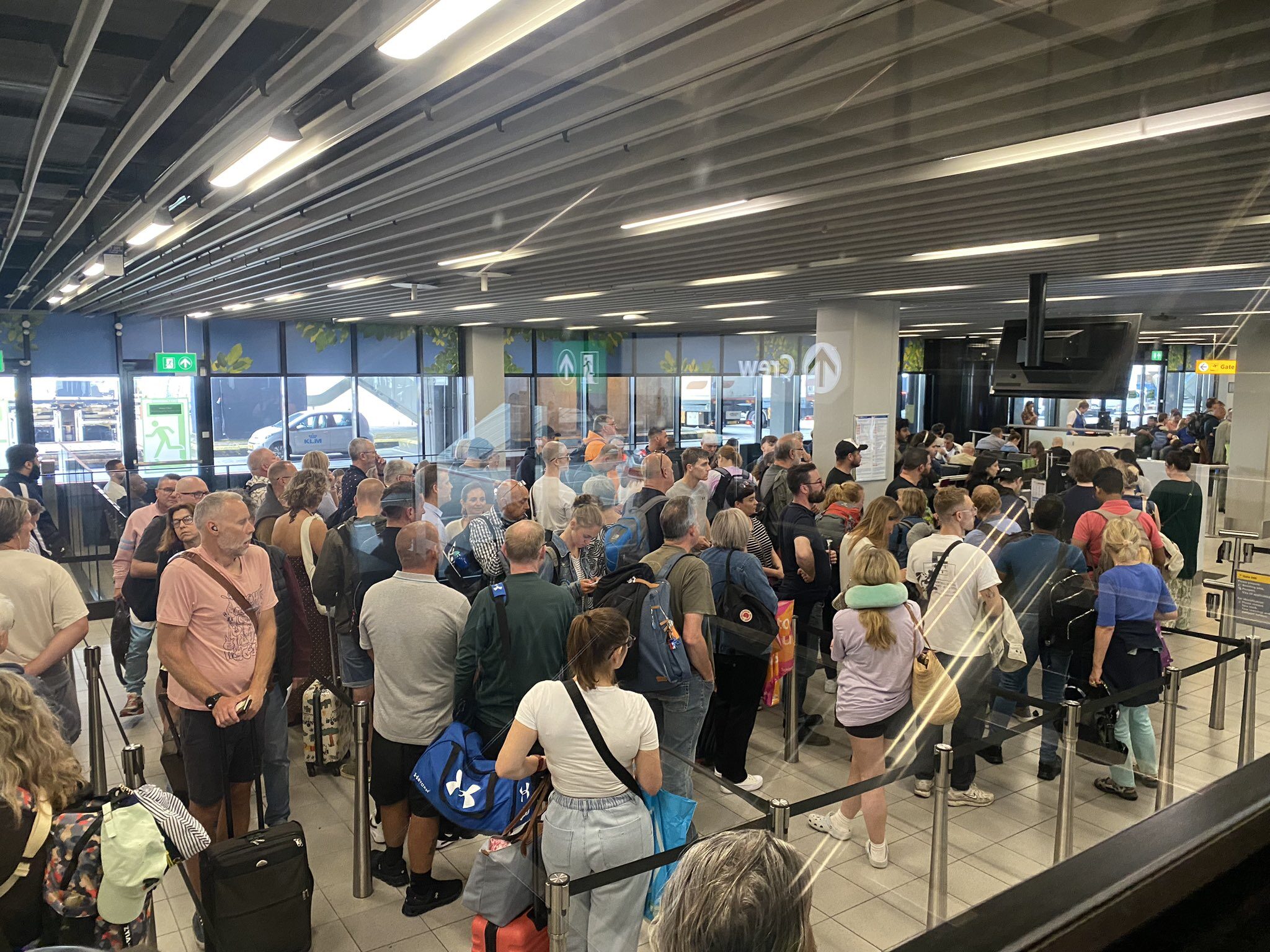 Interrupción global de Windows retrasa y cancela vuelos en Schiphol