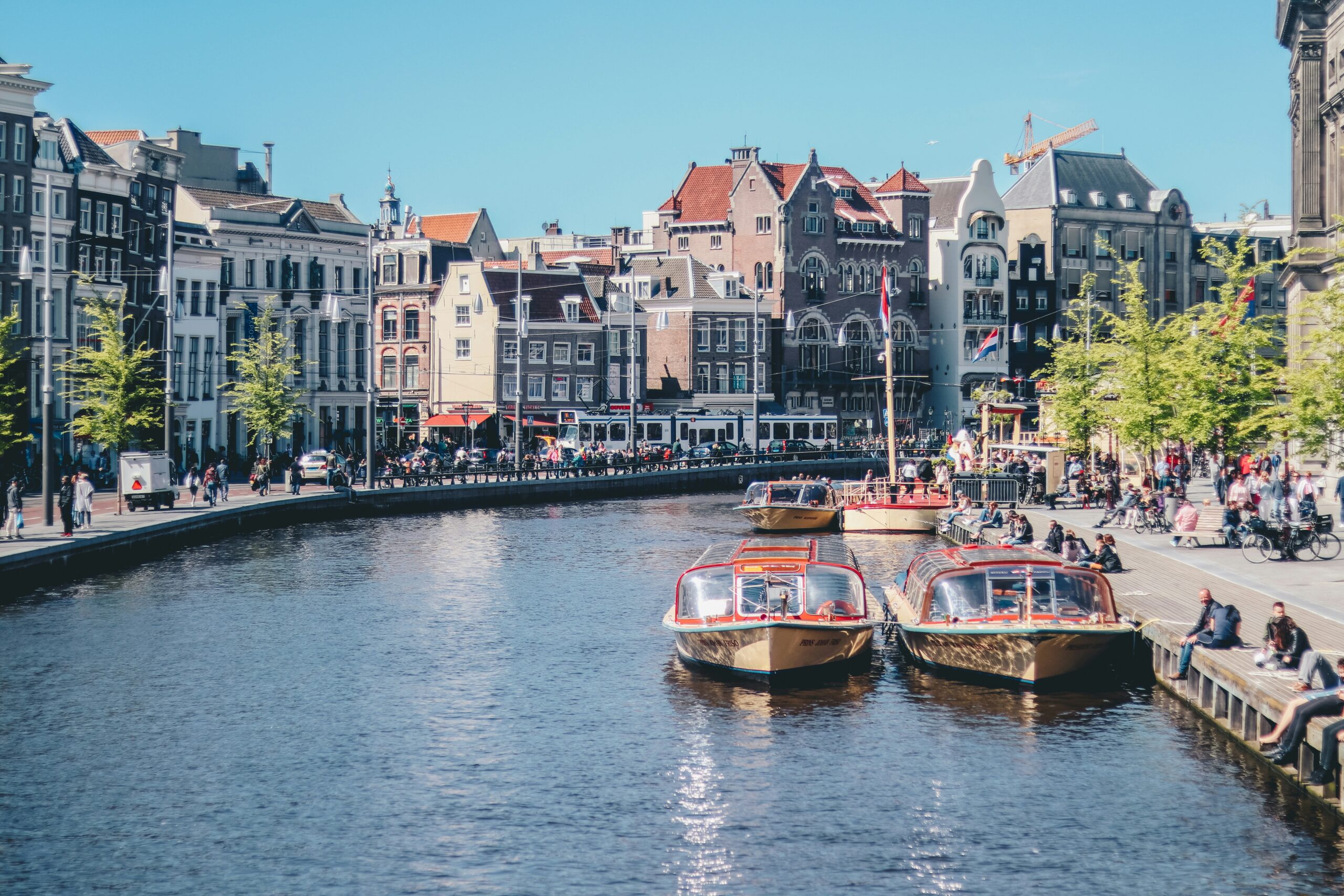 Se devuelven los permisos indefinidos a barcos turísticos en Ámsterdam