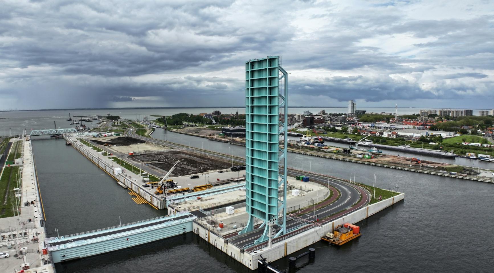 Los reyes de Holanda y Bélgica inauguran la gran esclusa marítima