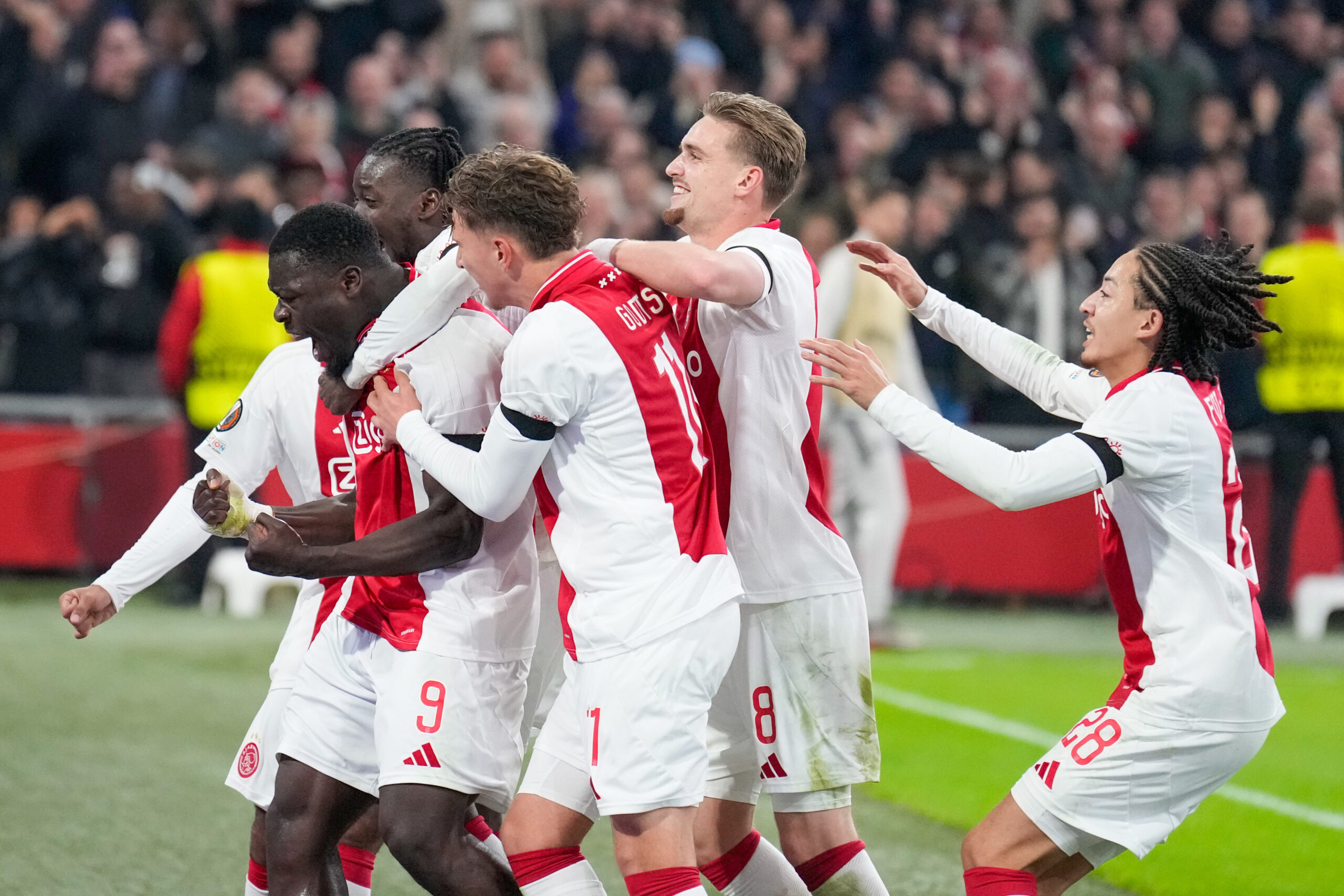 Ajax aplasta al Maccabi Tel Aviv 5-0: segundo en la Europa League