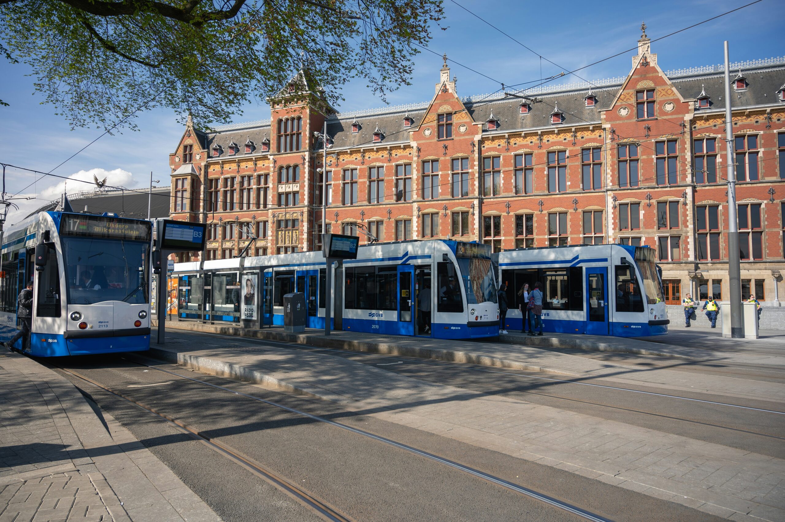 Ámsterdam extiende transporte público gratuito para niños hasta 2027